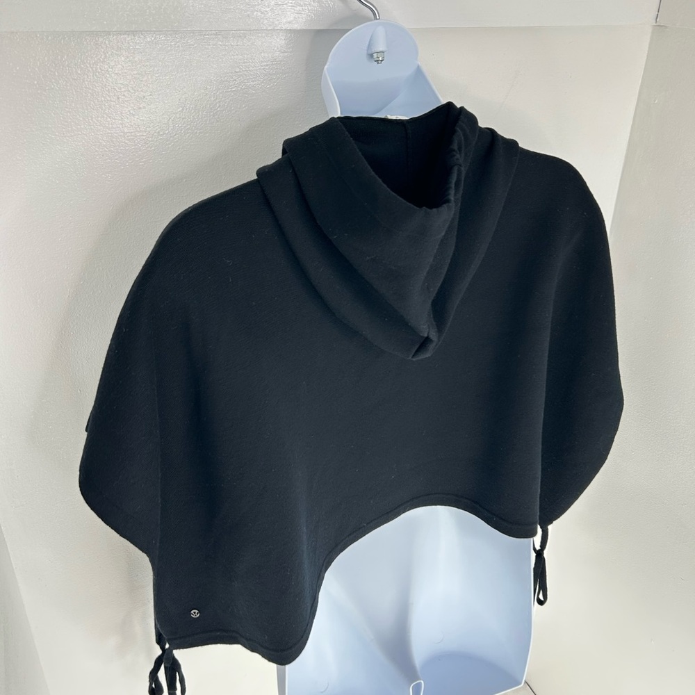 Lululemon Womens All In A Day Hooded Poncho One Size Black 100% Merino Wool Cozy - Picture 8 of 12